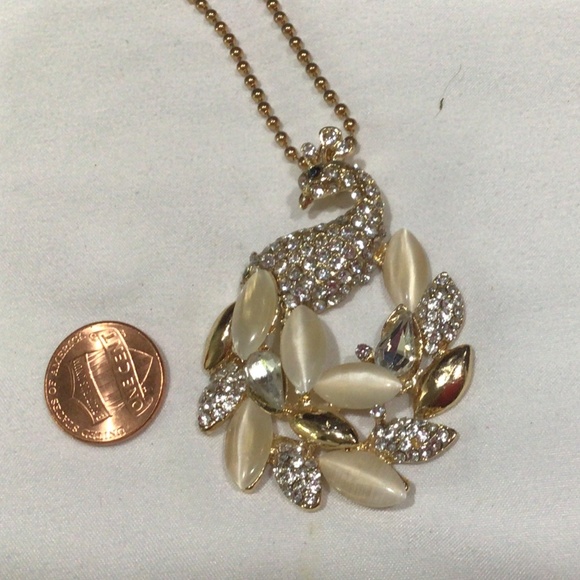 Find fashion peacock necklace. Kinda unique. - Picture 3 of 5